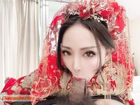 劲爆反差性感尤物『兔兔』及其闺蜜VIP群秀禾群婚纱露脸口交啪啪，唯美性感婚纱新娘超级反差完整版福利③秀禾