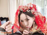 劲爆反差性感尤物『兔兔』及其闺蜜VIP群秀禾群婚纱露脸口交啪啪，唯美性感婚纱新娘超级反差完整版福利③秀禾