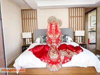 劲爆反差性感尤物『兔兔』及其闺蜜VIP群秀禾群婚纱露脸口交啪啪，唯美性感婚纱新娘超级反差完整版福利③秀禾