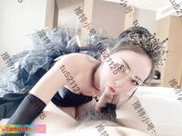 劲爆反差性感尤物『兔兔』及其闺蜜VIP群秀禾群婚纱露脸口交啪啪，唯美性感婚纱新娘超级反差完整版福利③秀禾