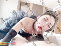 劲爆反差性感尤物『兔兔』及其闺蜜VIP群秀禾群婚纱露脸口交啪啪，唯美性感婚纱新娘超级反差完整版福利③秀禾