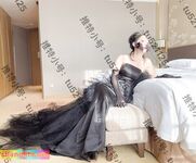 劲爆反差性感尤物『兔兔』及其闺蜜VIP群秀禾群婚纱露脸口交啪啪，唯美性感婚纱新娘超级反差完整版福利③秀禾