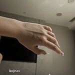 2025年2月最新【重磅核弹】超极品【一个ren】付费福利，强烈推荐，完美露脸，拍得超好，看着就想撸一发