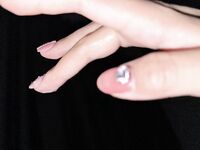 抖音B站双视主播，刷礼物才能看到的福利，嫩穴在透明椅子上随着蜜臀的摆动左拉右扯