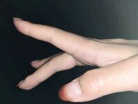 抖音B站双视主播，刷礼物才能看到的福利，嫩穴在透明椅子上随着蜜臀的摆动左拉右扯