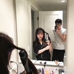 Weibo pelajar Kanada Li Tianyi: Auntie Li Tian, perempuan jalang yang cantik dengan senyuman manis, sedang bersetubuh dengan teman lelakinya di dalam bilik hotel. Dia melutut di atas lantai menjilat zakarnya, memeluk kaki dan air mani tanpa kondom. Saya t