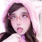 OF可欲可甜，蘿莉娃娃臉，肉感福利姬【Nyanchan2k3】新作，6分鍾，戶外公園捆綁自慰露出放尿