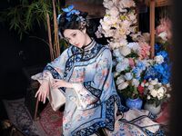 精緻胸模女神｢年年｣絲蘭陵氣質大家閨秀 圓潤美胸軍閥玩物 慵雅脫俗真想把玩一番