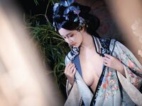 精緻胸模女神｢年年｣絲蘭陵氣質大家閨秀 圓潤美胸軍閥玩物 慵雅脫俗真想把玩一番