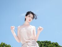 Exquisite bust model goddess "Nian Nian" Muse beach beauty super beautiful transparent tender breasts are really beautiful devil figure curve extraordinary temperament