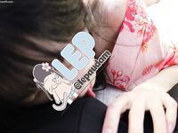 超嫩合法小母狗萝莉『LepALuli2kVN』被主人爸爸拽着双马尾后入，无毛小嫩穴被大肉棒塞满