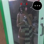 超嫩合法小母狗萝莉『LepALuli2kVN』被主人爸爸拽着双马尾后入，无毛小嫩穴被大肉棒塞满