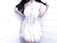 露脸巨乳高颜值大学生【小坦克】宿舍自慰，户外露出，喝尿，叫爸爸！漂亮学生妹私下极度反差是个露出癖性瘾小母狗