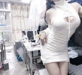 露脸巨乳高颜值大学生【小坦克】宿舍自慰，户外露出，喝尿，叫爸爸！漂亮学生妹私下极度反差是个露出癖性瘾小母狗