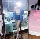 超极品高颜值女大学生女神，自拍展示自己前凸后翘的身材，三点粉嫩超极品，这身材我能操一年