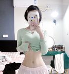 超极品高颜值女大学生女神，自拍展示自己前凸后翘的身材，三点粉嫩超极品，这身材我能操一年