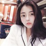 00后超清纯的女大学生，私下里找摄影师私拍，事后被摄影师流出，每周这身材和颜值真顶，就是有点贫乳