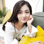 00后超清纯的女大学生，私下里找摄影师私拍，事后被摄影师流出，每周这身材和颜值真顶，就是有点贫乳