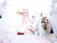 19歲高顏值反差coser，臉穴同框大尺度寫真，附拍攝花絮