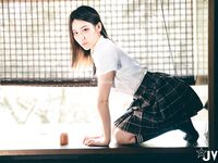 極品高顏值JK小母狗，溫泉私人全裸浴