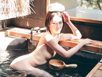 極品高顏值JK小母狗，溫泉私人全裸浴