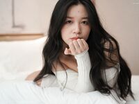 Ang amateur beauty ay kumuha ng isang photo shoot at napanalunan ng matamis na salita ng photographer. Kinunan ng malapitan ang hindi protektadong ari. Dahil ito ay isang candid shot, walang maraming mga mapagkukunan ng video.