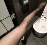 超高顏值極品身材的女大學生女神，在金主面前是任人擺布的小母狗，這身材簡直就是極品的炮架子