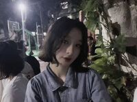 00后骚母狗女大学生，在女生宿舍里面自拍给异地恋男友看，私下里竟然这么饥渴