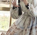 Isang magandang babaeng college student ang nagse-selfie. Siya ay may magandang pigura at magandang mukha. Siya ay may tatlong pink na spot at ikinakalat ang kanyang puki upang paglaruan ito.