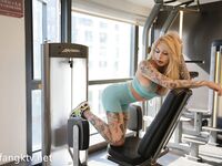 야성적인 문신, 독선적인 음반지, 고가의 인터넷 연예인, 완벽한 몸매, 유출된 복지 클립, 한번 보세요