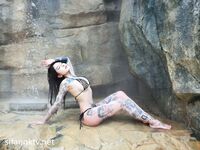 야성적인 문신, 독선적인 음반지, 고가의 인터넷 연예인, 완벽한 몸매, 유출된 복지 클립, 한번 보세요