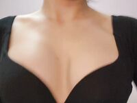 年輕又白嫩的小母狗揉胸掰逼自慰特寫，就是乳暈有點大，隨便看看