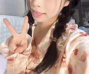 可爱清纯萝莉嫩妹子大尺度私拍收费套图视频