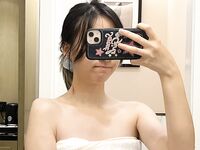 云盘高质露脸A级泄密，高颜值女大生私生活糜烂，日常各种道具自慰，小骚穴粉嫩