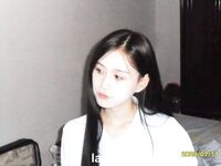 2025年6月最新，【极品泄密】，这个颜值是真的高，被男友留出的性爱视频，完美露脸，生活照床上对比反差明显！