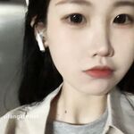 《百度云泄密》冒充艺校老师忽悠成绩不好的漂亮女生，脱光光掰开鲍鱼看看是否被开苞