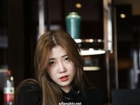 希威社幼師黑色丁字褲大尺度私拍套圖