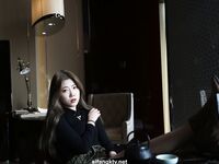 希威社幼師黑色丁字褲大尺度私拍套圖