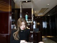 希威社幼師黑色丁字褲大尺度私拍套圖