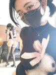 頂級網黃女神『Naimi奶咪』外星綠貓小雞舞 逼兔 白菜對我笑，三段性感露逼小舞蹈，高冷女神實際是反差母狗
