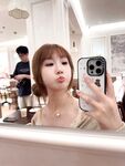 被攝影師的拿下的女大 ！自己抱著雙腿被爸爸肏 ~永遠是爸爸的乖寶寶 ~緊致粉嫩小穴無法抵擋的誘惑