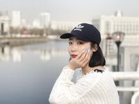 【S級泄密】唐山良家小嬌妻徹底放開，換上各種暴露情趣裝從害羞到狗鏈含球，白皙肥臀露臉性愛自拍，原檔無水印