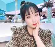 【S級泄密】唐山良家小嬌妻徹底放開，換上各種暴露情趣裝從害羞到狗鏈含球，白皙肥臀露臉性愛自拍，原檔無水印
