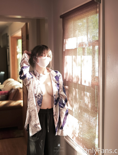 HongKongDoll - 一日女友的漂亮姐姐 中 - 她是谁 00后码农沉迷漂亮姐姐-1