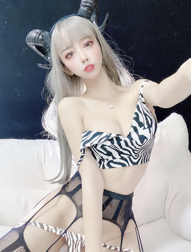 ซัคคิวบัสลิมิเต็ดปีใหม่ [40P1V-272MB]