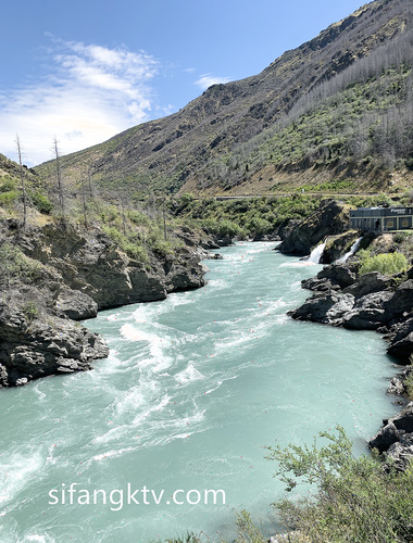 Private photos of a Beijing couple leaked