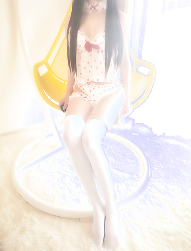 麻酥酥哟 - 草莓吊带衫[42P+3V]