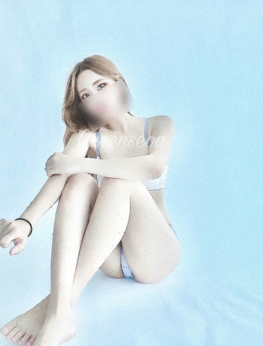 Selebriti internet yang paling popular di Twitter dengan wajah yang kontras dan punggung gagah serta kaki panjang QUEENSEOA kebajikan seks QUEENSEOA Tidak kira betapa cantiknya seorang wanita, dia menjadi mainan di bawah kelangkang lelaki