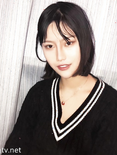 百度云泄密流出视图安徽合肥十七中高二二班“鲁艺凡”男友调教骚母狗日常多种场景情趣酒店，水疗中心