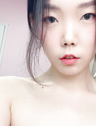 "Cặp đôi Đài Loan bị rò rỉ" Một người dẫn chương trình xinh đẹp lai Trung-Hàn bị đụ trong lúc say rượu và hét lên cầu cứu